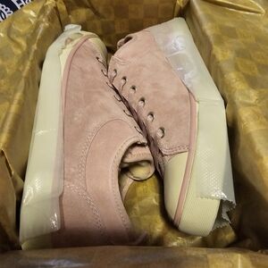 Ugg Australia Women's Sneakers Evera Mauve Suede Fur Lined Sz 8 NEW